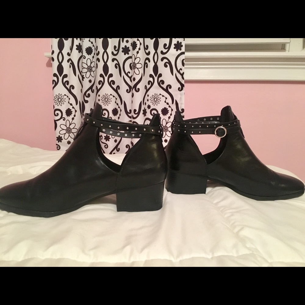 Black booties - Picture 2 of 5